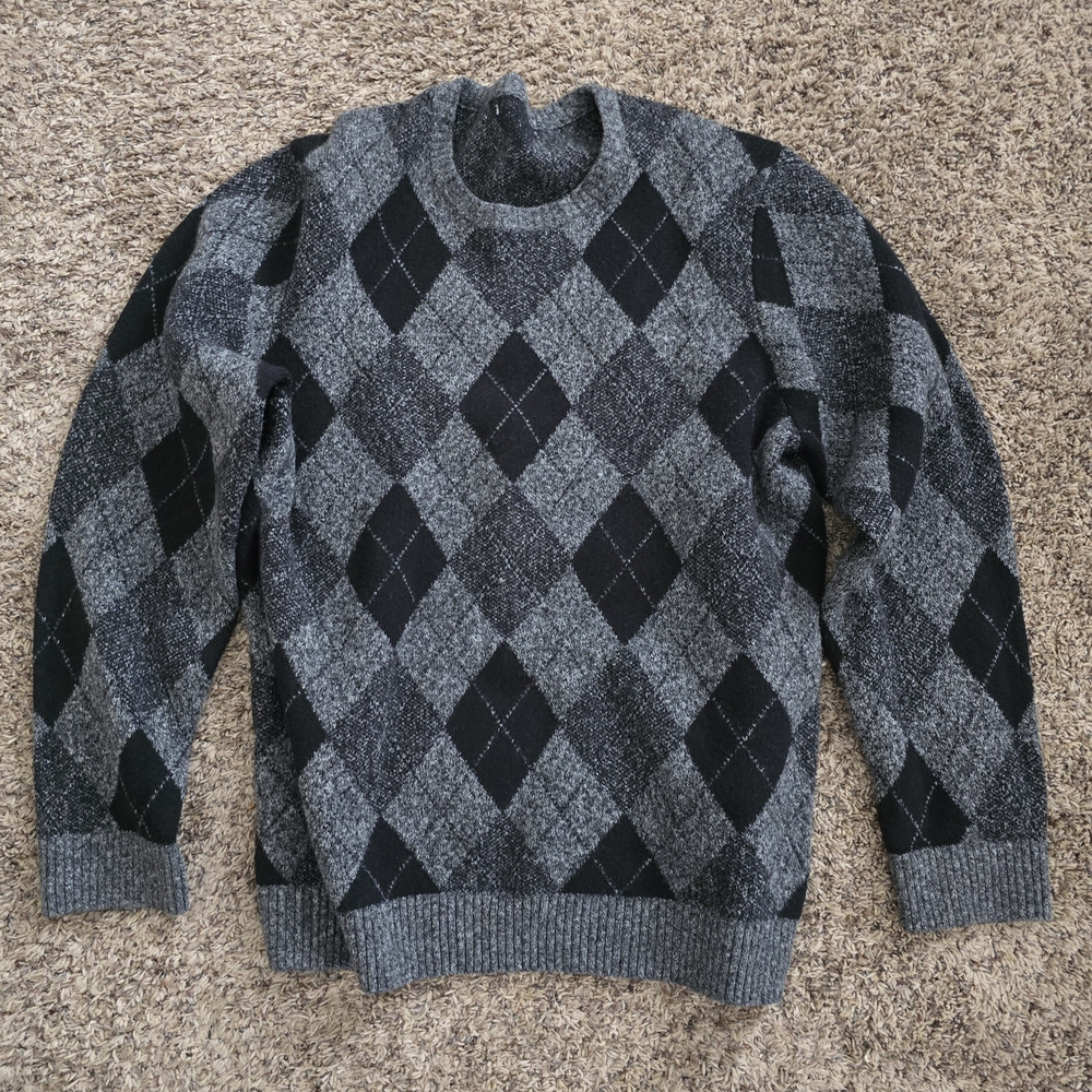 Gray and Black Crewneck Sweater with Varied Knit Patterns